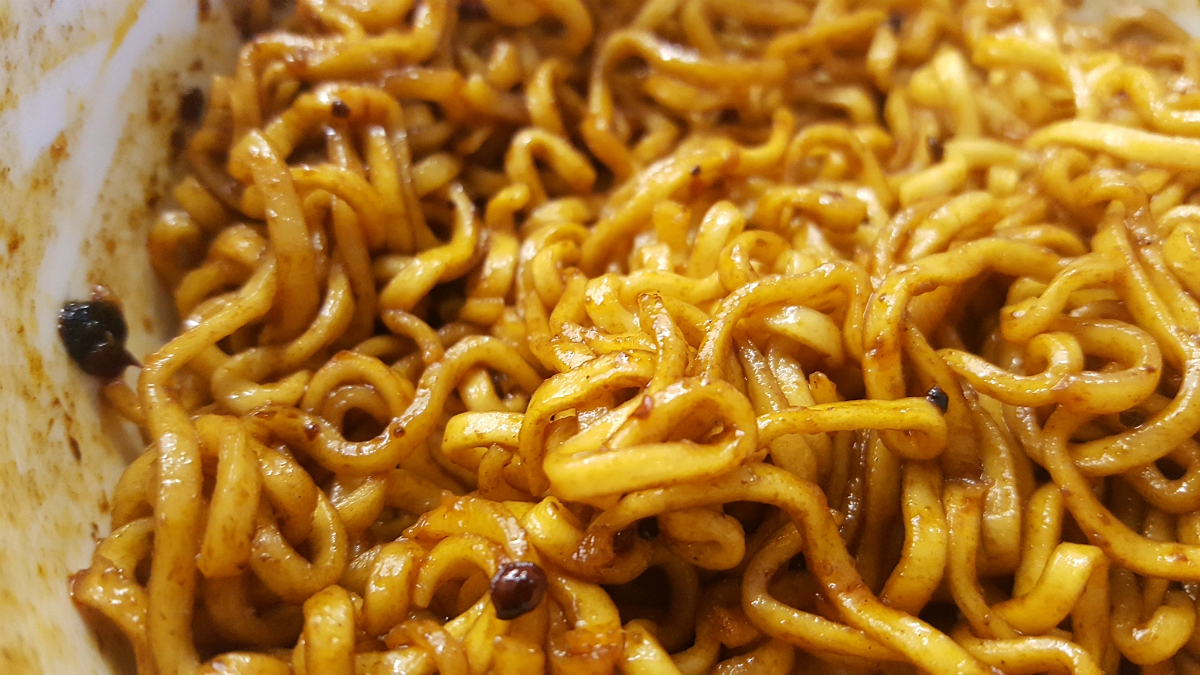 Ve Wong Dried Instant Noodles Assorted Hot Chili Flavor